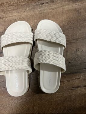 Nautica Women’s Cream Double-Strap Woven Slide Sandals/worn once
